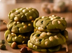 Cookies matcha xếp trên đĩa
